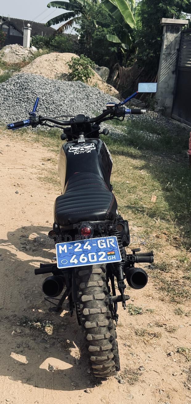 Honda Super Hawk 2024 Black · Photo 3