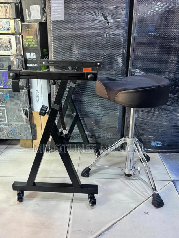Black Heavy-Duty Z Style Keyboard Stand With Seat · Photo 1