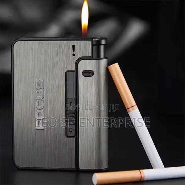 Metal Case Cigarette Holder With Lighter Holder · Photo 1