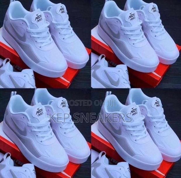 Nike Air 270 React · Photo 2