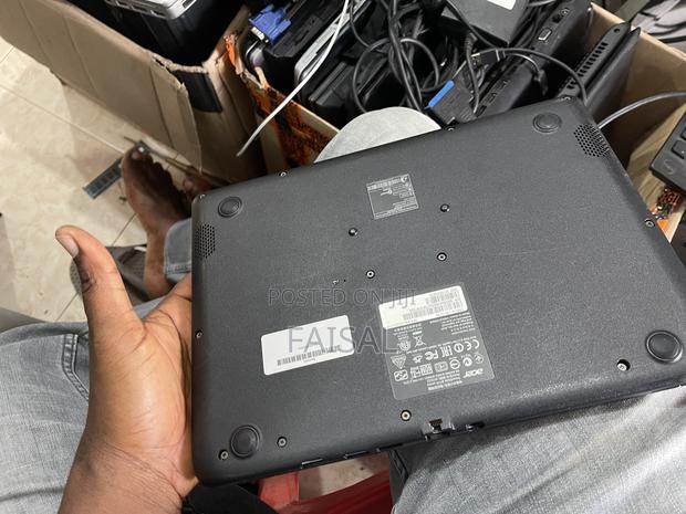 Laptop Acer 4GB Intel SSD 32GB · Photo 4
