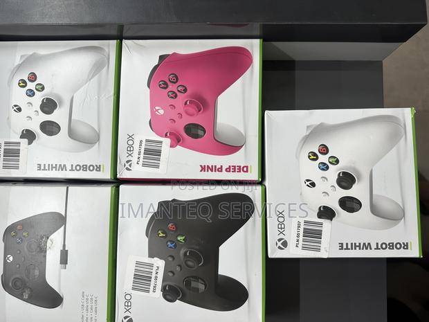 Xbox Controllers · Photo 1