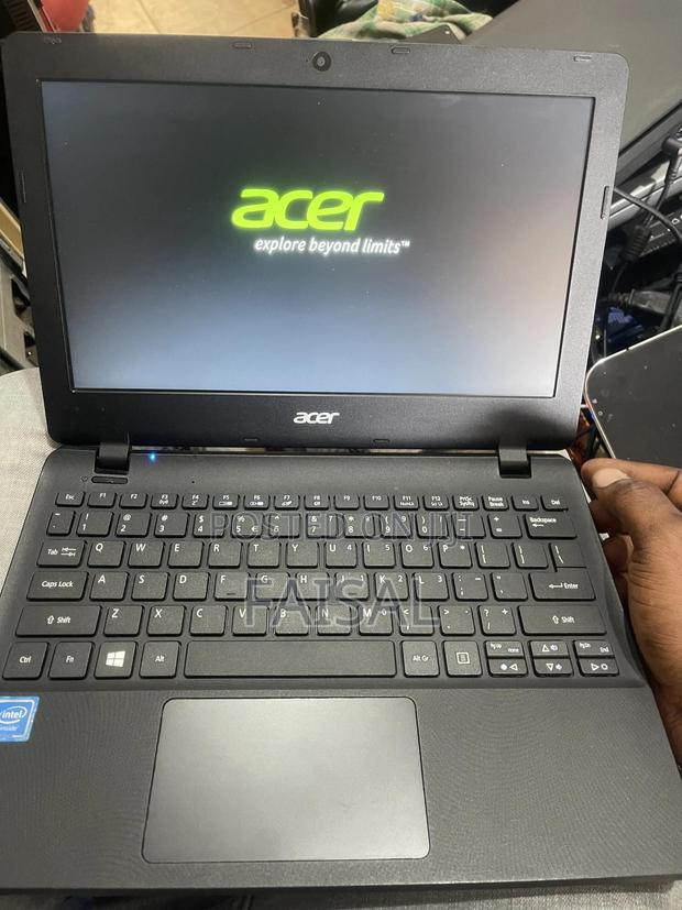 Laptop Acer 4GB Intel SSD 32GB · Photo 7