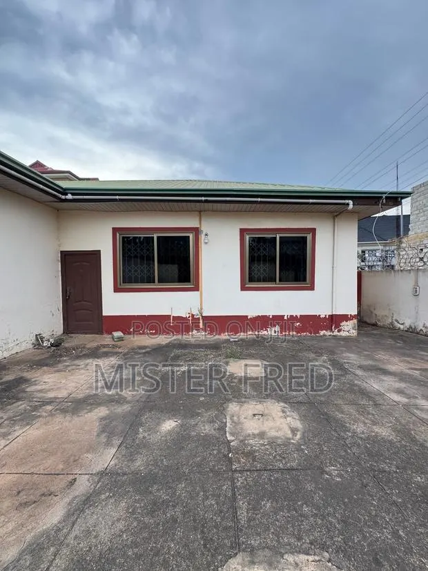 2bdrm House in Redtop, Weija for rent