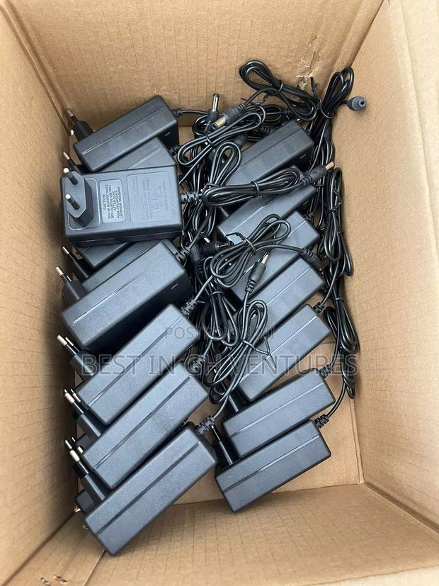 Cordless Washing Gun Chargers · Photo 1