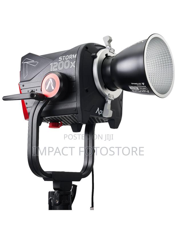 Aputure Storm 1200x Bi-color Led Monolight · Photo 2