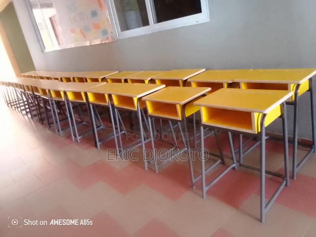 Students Desk Metal and Yellow Laminate · Photo 1