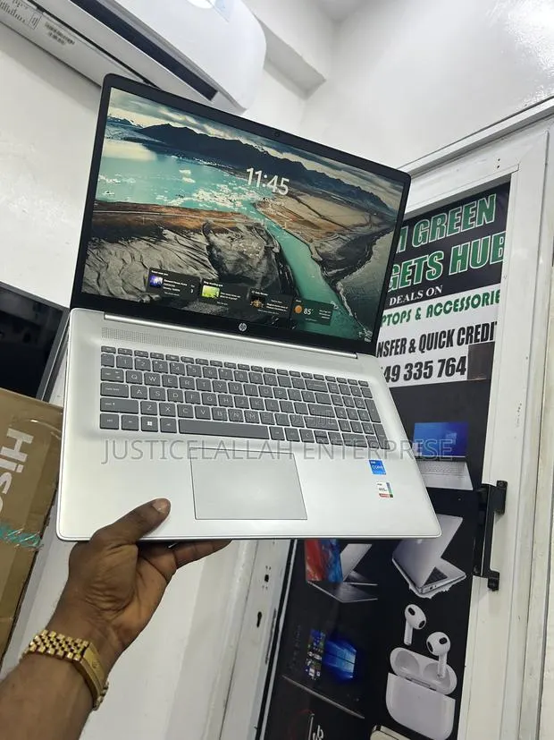 Laptop HP 17-3000 12GB Intel Core i5 SSD 512GB · Photo 1