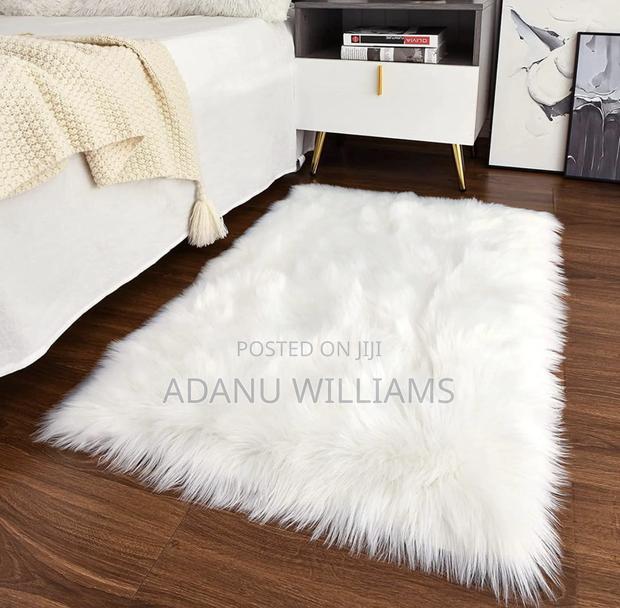 Ultra Luxury Modern Heavy Fluffy Bedside Mat 120*170cm · Photo 1