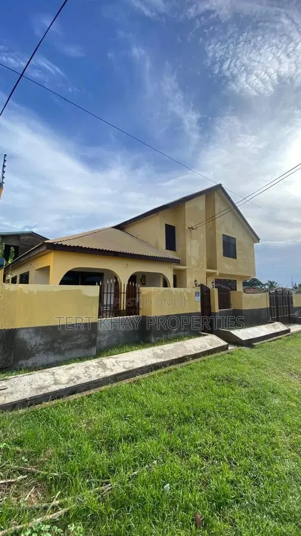5bdrm House in Shallom Motors, Lashibi for sale · Photo 1