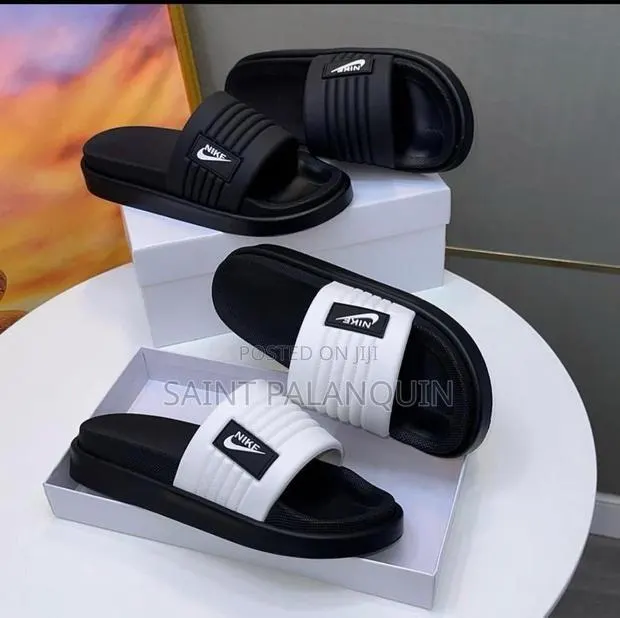 Original Nike Slides · Photo 1