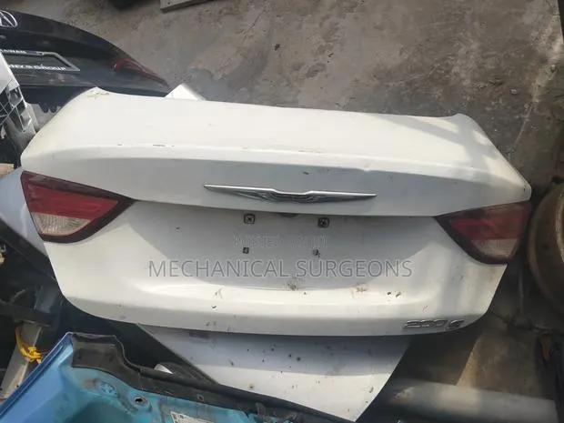 Chrysler 200 2015–2017 Boot Lid / Trunk · Photo 1