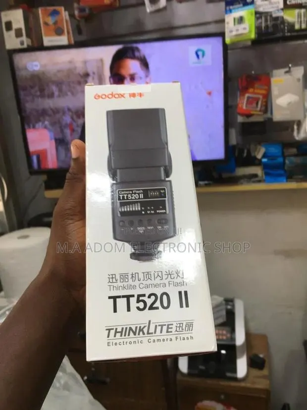 Godox TT520 II: Master Light, Master Your Photography · Photo 1
