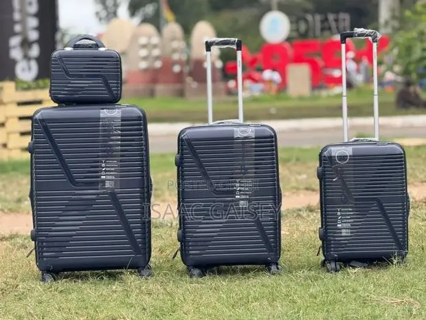 4 In 1 Durable Anticrake Luggages/Travel Bags · Photo 1