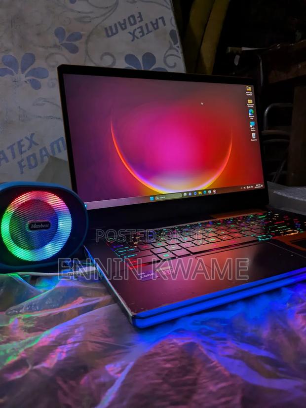 Laptop MSI GE66 Raider 10SGS 16GB Intel Core I7 SSD 1.5T · Photo 1