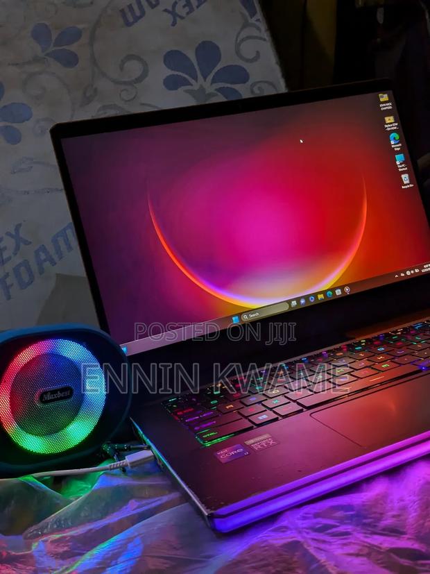Laptop MSI GE66 Raider 10SGS 16GB Intel Core I7 SSD 1.5T · Photo 2