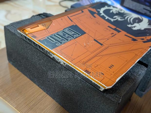 Laptop MSI GE66 Raider 10SGS 16GB Intel Core I7 SSD 1.5T · Photo 3