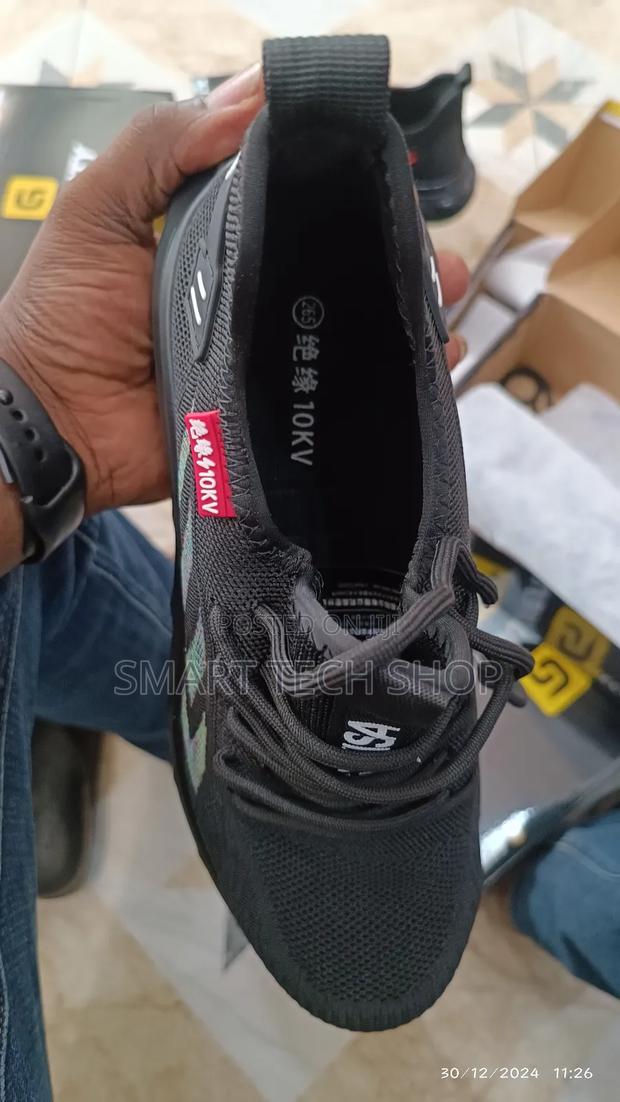Guyisa Safety Shoe For Electricians Upto 10kva Protection · Photo 5