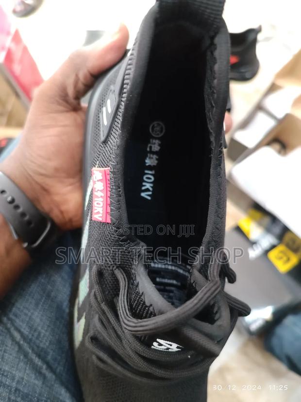 Guyisa Safety Shoe For Electricians Upto 10kva Protection · Photo 6