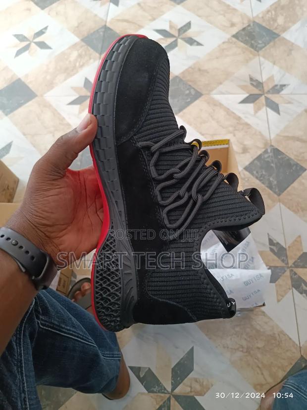 Guyisa Safety Shoe For Electricians Upto 10kva Protection · Photo 3