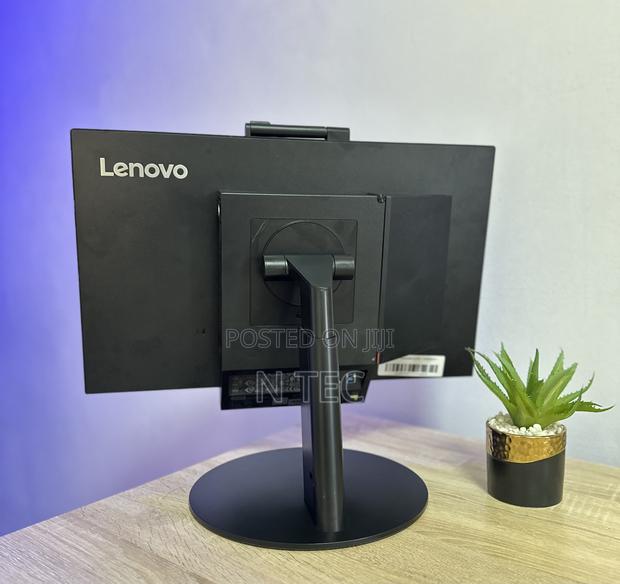 Lenovo ThinkCentre M810z AIO 8GB Intel Core I5 SSD 256GB · Photo 3