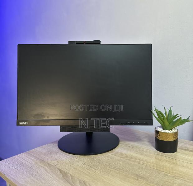 Lenovo ThinkCentre M810z AIO 8GB Intel Core I5 SSD 256GB · Photo 1