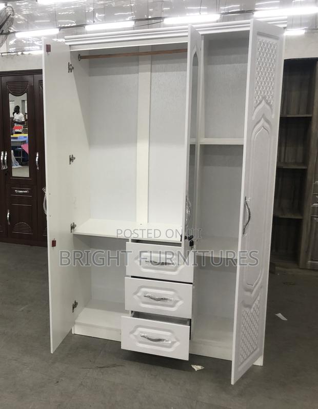 Imported Three Doors Wardrobe With Mirror and Drowners · Photo 3