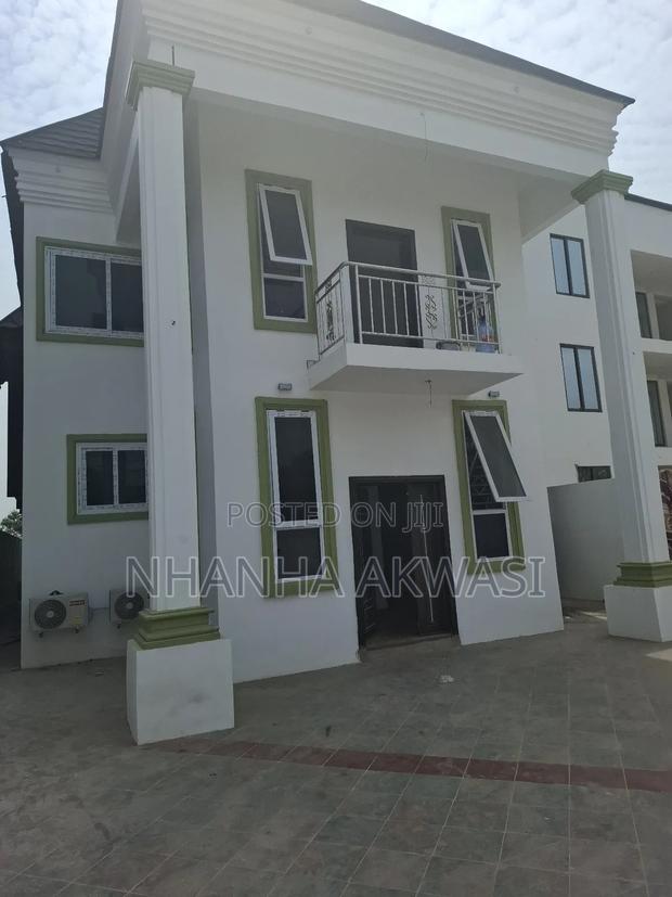 4bdrm House in Teme Community 12, Tema Metropolitan for rent · Photo 1