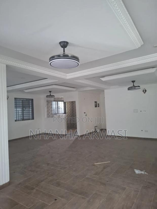 4bdrm House in Teme Community 12, Tema Metropolitan for rent · Photo 2