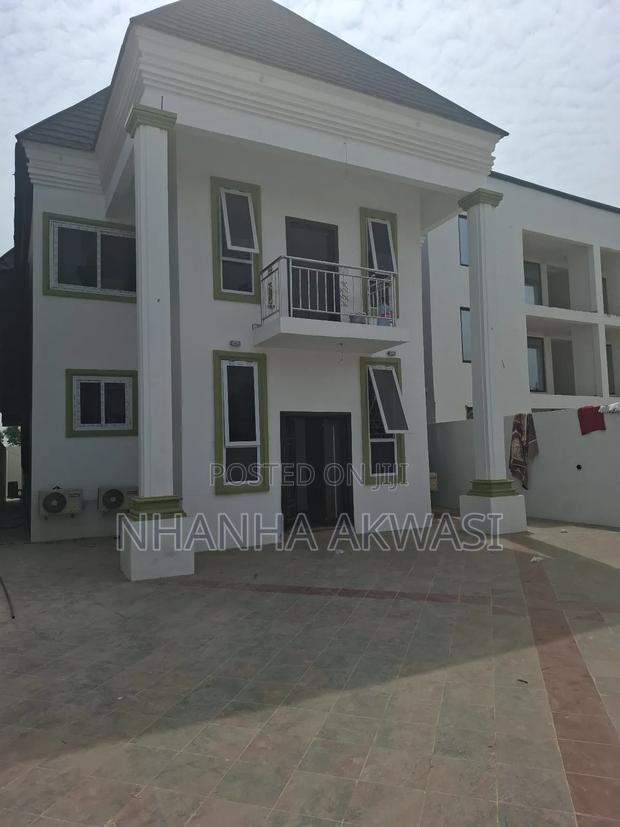 4bdrm House in Teme Community 12, Tema Metropolitan for rent · Photo 6
