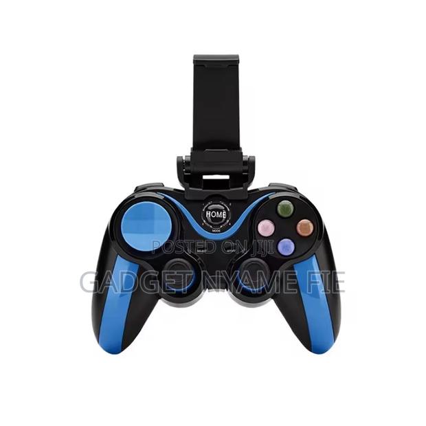 Wireless Rechargeable Bluetooth Gamepad for Mobile Phones · Photo 5