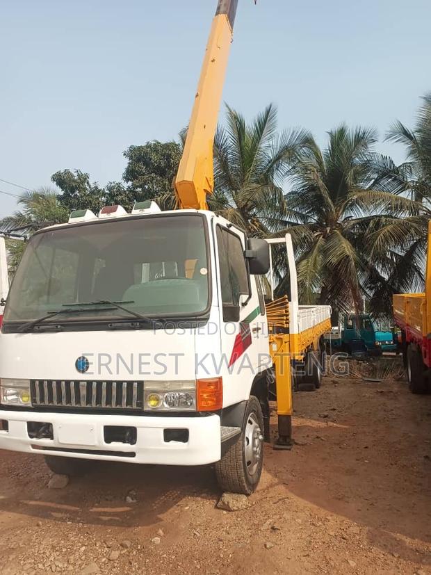 Crane Trucks · Photo 1
