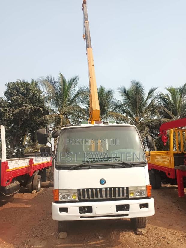 Crane Trucks · Photo 2