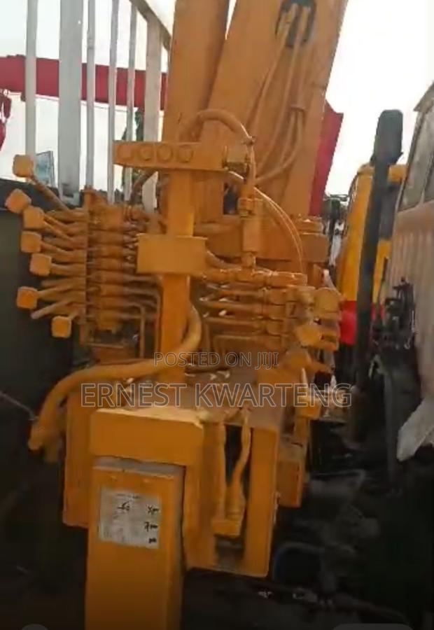 Crane Trucks · Photo 4