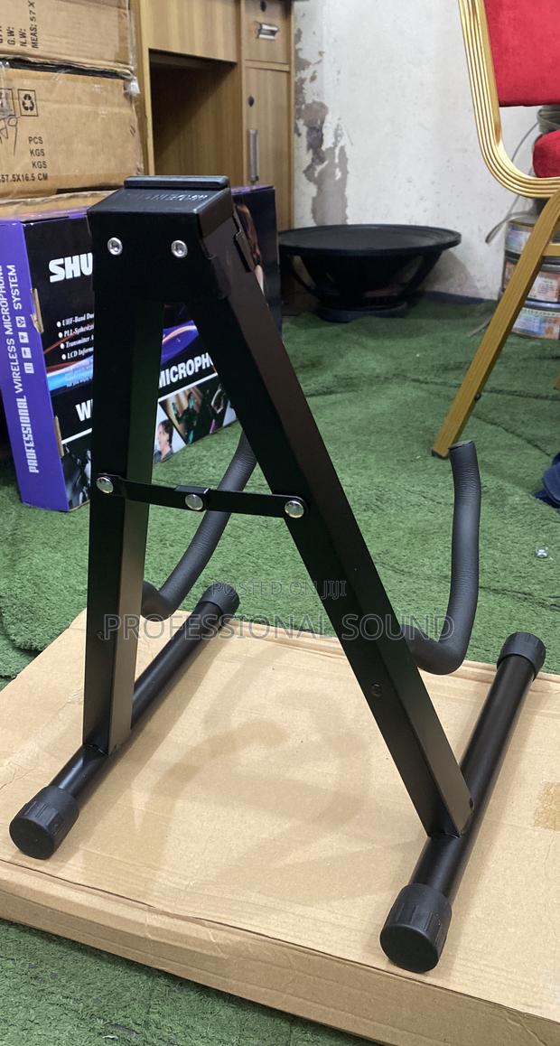 Guitar Stand · Photo 4