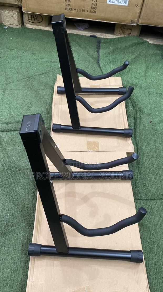 Guitar Stand · Photo 5