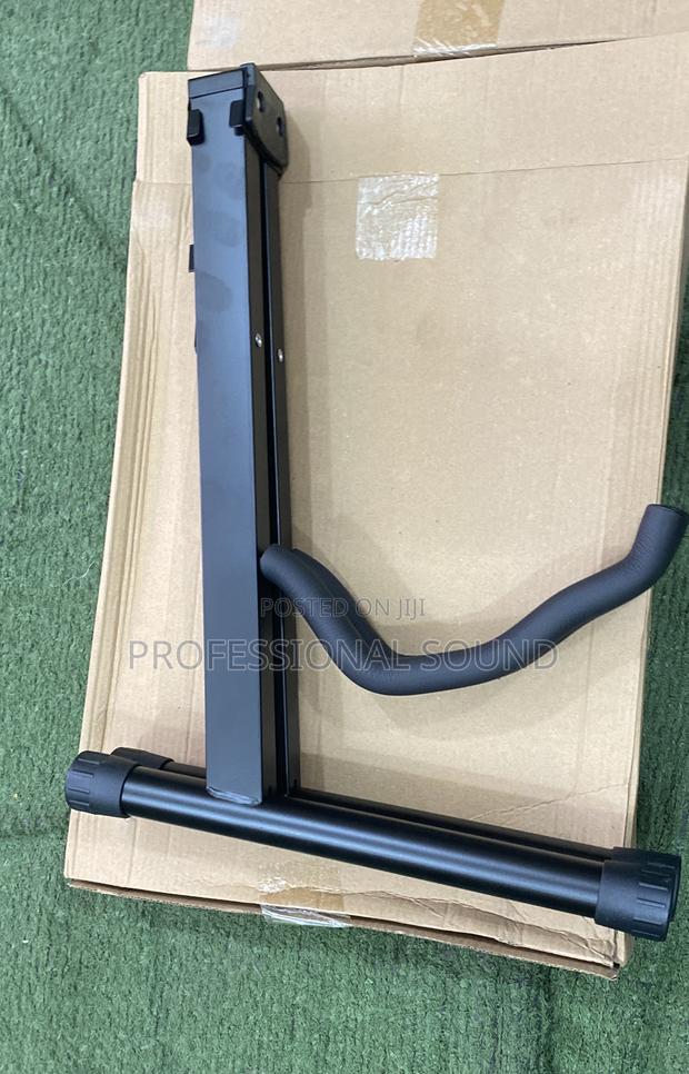 Guitar Stand · Photo 6