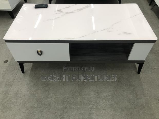 Foreign Center Table · Photo 1