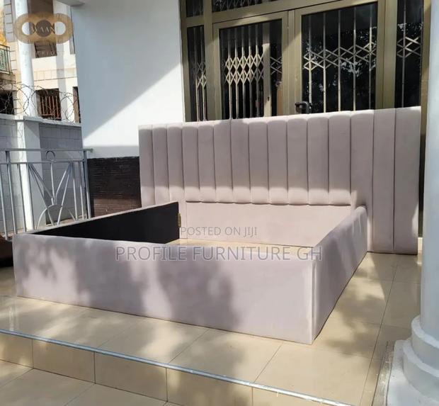 Queen Size Bedframe · Photo 2