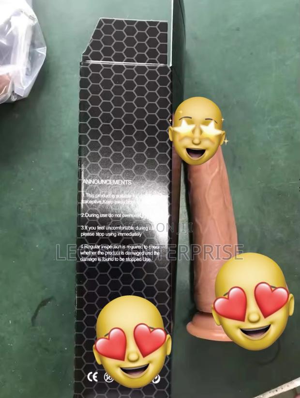 8.7 Inches Vibrating Dildo With Remote · Photo 2