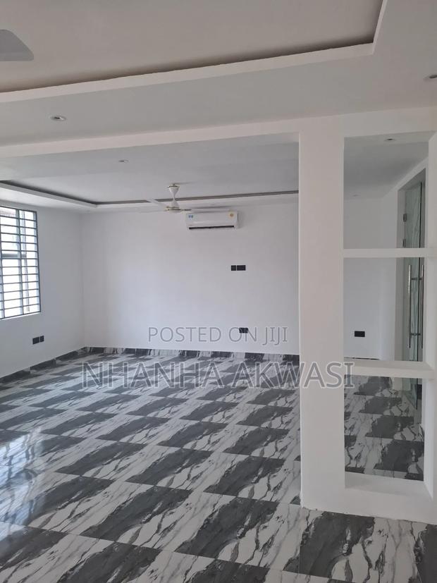 2bdrm Apartment in Lashibi Mf, Tema Metropolitan for rent · Photo 2