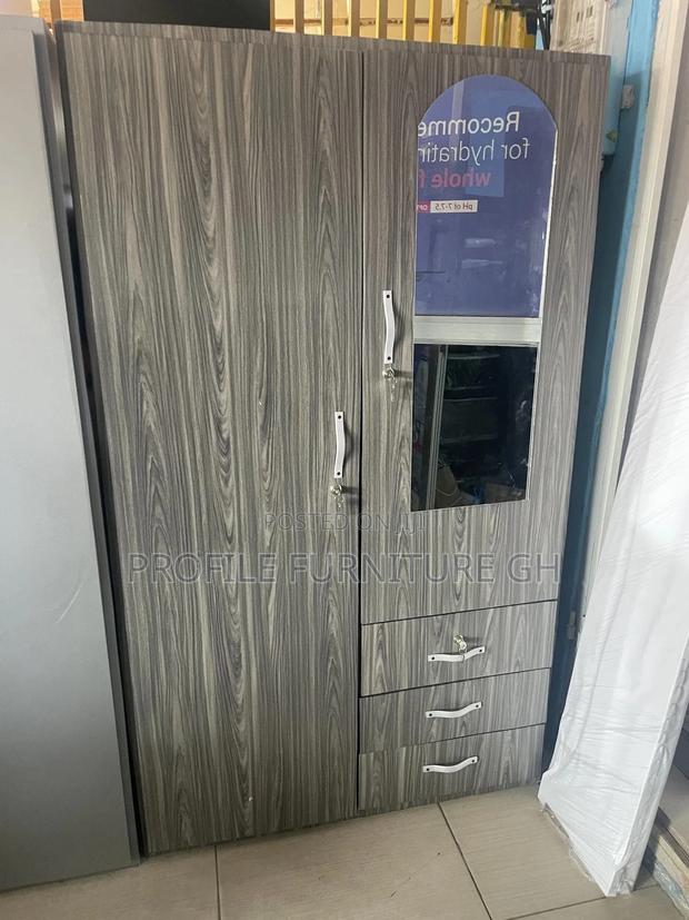 Neat Wardrobe (2 Doors) · Photo 1