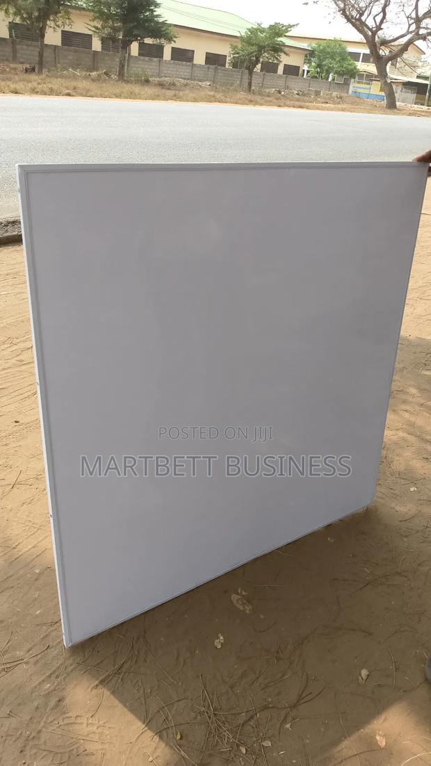 4feet by 4 Feet White Maker Board · Photo 1