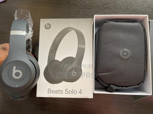 Beats Solo Pro 4 Wireless Headphones + Pure Bass · Photo 2