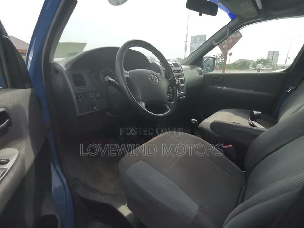 Toyota HiAce 2004 Blue · Photo 6
