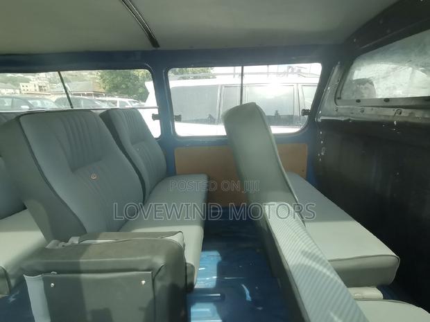 Toyota HiAce 2004 Blue · Photo 8