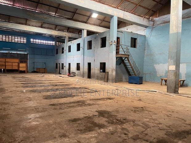 900 SQM WHRS Offices at Achimota for Rent · Photo 1