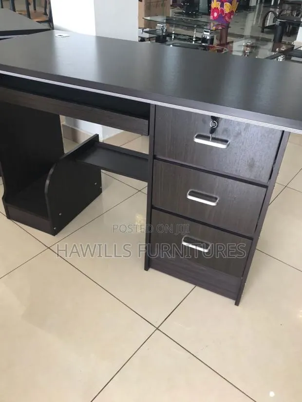Office Table · Photo 1