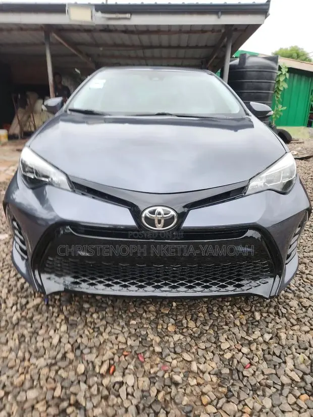 Toyota Corolla SE (1.8L 4cyl 6M) 2018 Gray · Photo 1