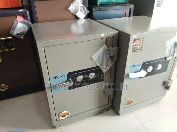 Quality Heavy Money Safe · Photo 1